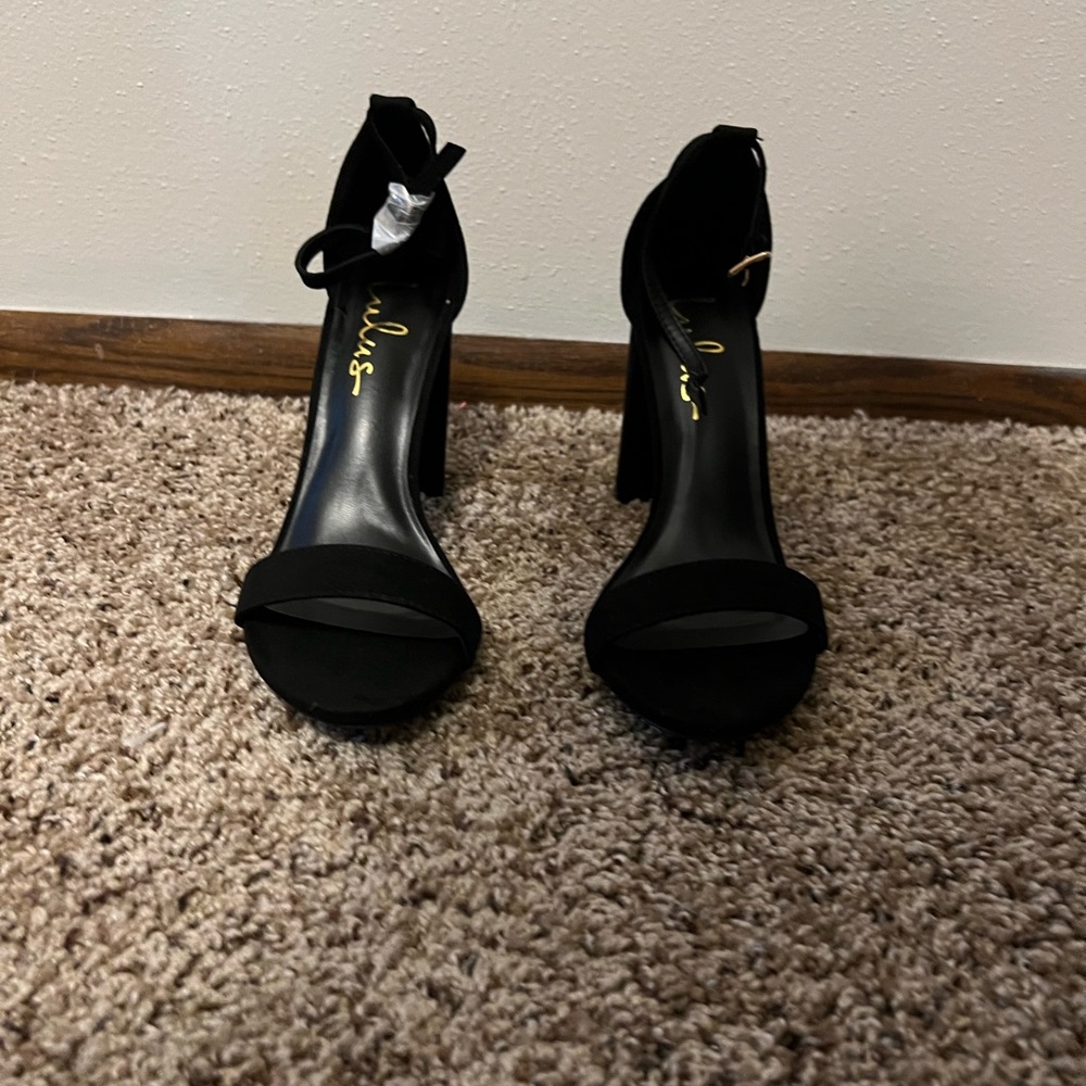 NEVER WORN Lulus Taylor Ankle Strap Heels Black Block Heel Open Women’s 7.5
